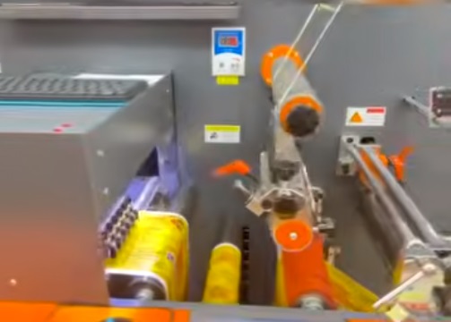 Xinsen Packaging körs med full kapacitet för att uppfylla beställningar av anpassade självhäftande etiketter