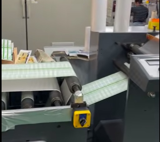 Noggrant hantverk, kvalitetssäkring – en krönika av Xinsen Packagings PS-plåt självhäftande etikettutskriftsproduktion